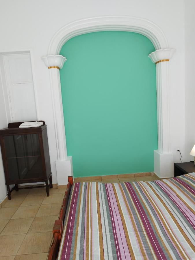 Комната Pilika 4Room With Shared Bath Афины Экстерьер фото